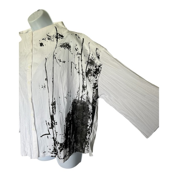 Ozai N Ku Crinkle Art House Top White Boxy Excellent Size L - Picture 7 of 11